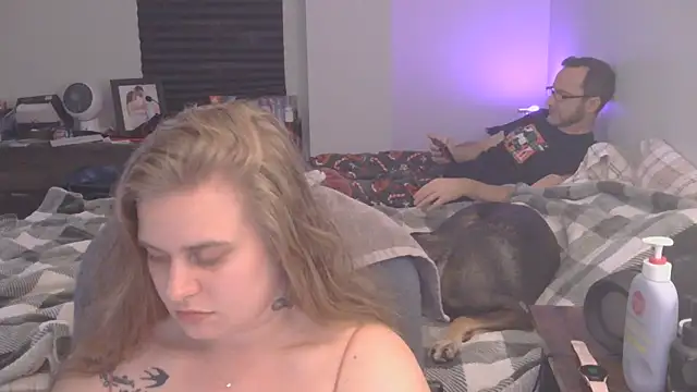 Snapshot of Sexyblonde12344 chatting on December 16, 12:37 am Sexyblonde12344 online show from December 16, 12:37 am