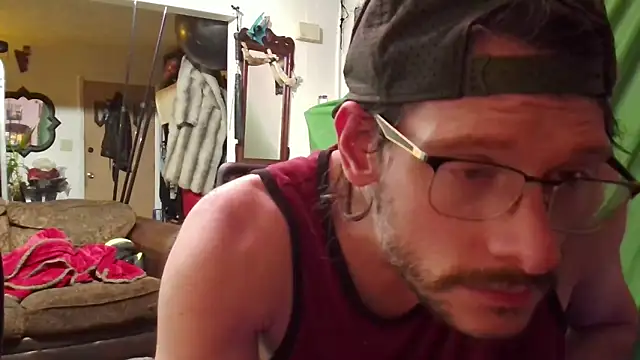 Snapshot of MasterDaddyCool chatting on November 3, 9:10 am MasterDaddyCool online show from November 3, 9:10 am