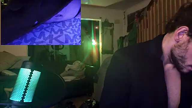 Snapshot of MasterDaddyCool chatting on November 14, 1:59 am MasterDaddyCool online show from November 14, 1:59 am