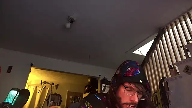 Snapshot of MasterDaddyCool chatting on December 1, 1:43 am MasterDaddyCool online show from December 1, 1:43 am