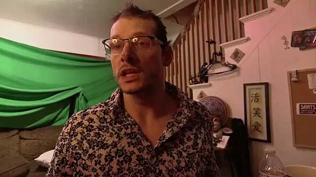 Snapshot of MasterDaddyCool chatting on December 13, 7:53 pm MasterDaddyCool online show from December 13, 7:53 pm