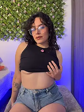 Katheerine online show from December 19, 1:01 am