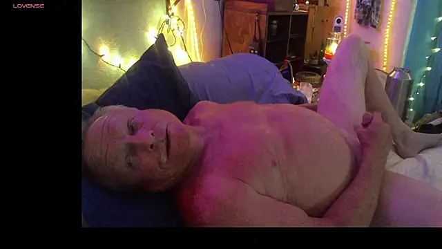 Pussyeat2please online show from February 17, 2:35 pm