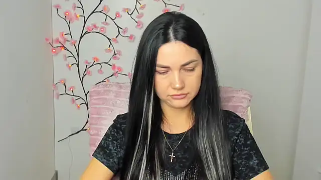 Lune Moon online show from April 11, 5:34 am