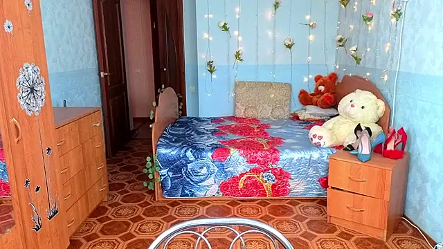 Audrey Aura online show from October 10, 5:06 am