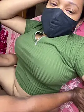 Snapshot of Priyajaanbaby chatting on July 6, 3:47 pm Priyajaanbaby online show from July 6, 3:47 pm