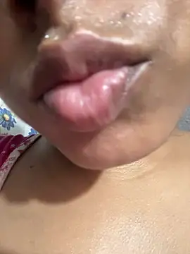 Snapshot of Priyajaanbaby chatting on July 7, 7:34 am Priyajaanbaby online show from July 7, 7:34 am