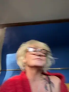 Snapshot of ladyboatlady chatting on September 22, 6:59 am ladyboatlady online show from September 22, 6:59 am