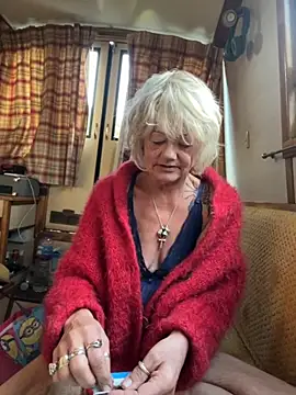 Snapshot of ladyboatlady chatting on September 30, 6:40 am ladyboatlady online show from September 30, 6:40 am