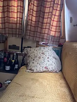 Snapshot of ladyboatlady chatting on October 12, 3:11 pm ladyboatlady online show from October 12, 3:11 pm