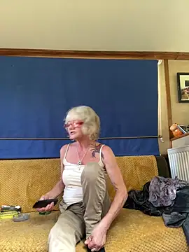 Snapshot of ladyboatlady chatting on October 20, 12:16 pm ladyboatlady online show from October 20, 12:16 pm