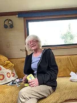 Snapshot of ladyboatlady chatting on October 22, 12:05 pm ladyboatlady online show from October 22, 12:05 pm