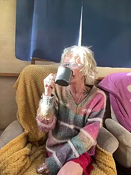 ladyboatlady online show from April 24, 7:22 am