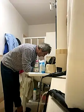 Snapshot of sasatimido chatting on November 24, 5:18 am sasatimido online show from November 24, 5:18 am