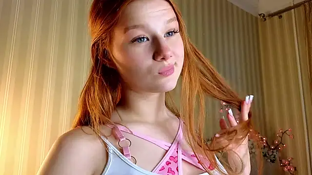 Juuulia  online show from April 24, 2:30 pm