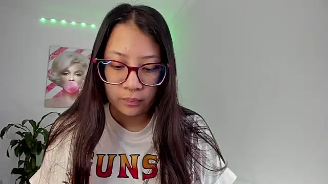 Snapshot of rouse_red chatting on September 14, 1:32 pm rouse red online show from September 14, 1:32 pm