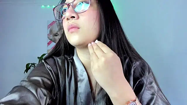Snapshot of rouse_red chatting on October 18, 1:34 pm rouse red online show from October 18, 1:34 pm