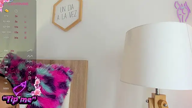 Hadid Jimenez  online show from November 20, 6:40 pm