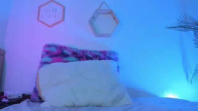 Hadid Jimenez  online show from April 23, 4:46 am