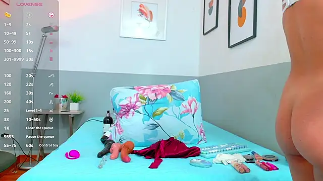 Snapshot of cutepetitee chatting on September 27, 7:30 pm cutepetitee online show from September 27, 7:30 pm