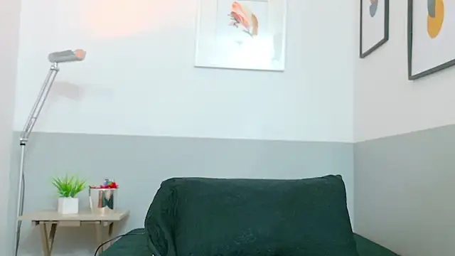 Snapshot of cutepetitee chatting on October 11, 7:56 pm cutepetitee online show from October 11, 7:56 pm