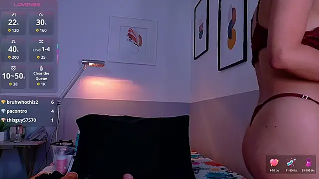 Snapshot of cutepetitee chatting on October 22, 7:46 pm cutepetitee online show from October 22, 7:46 pm