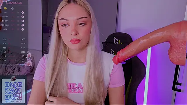 Snapshot of LeksaCandy chatting on September 12, 3:17 am LeksaCandy online show from September 12, 3:17 am