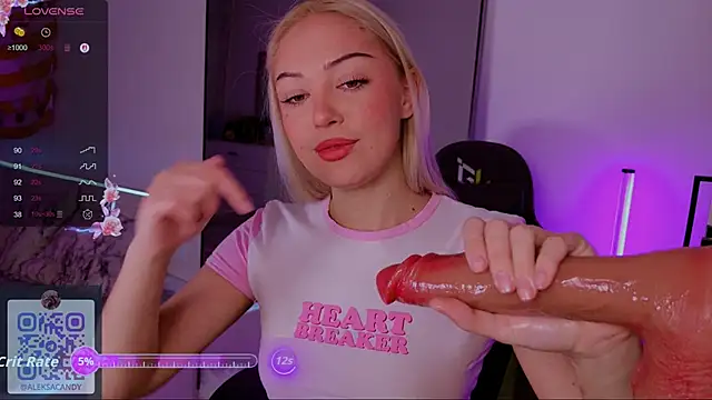 Snapshot of LeksaCandy chatting on September 18, 3:08 am LeksaCandy online show from September 18, 3:08 am