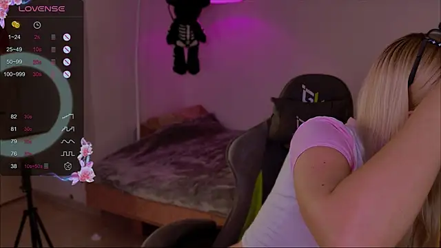 Snapshot of LeksaCandy chatting on November 14, 3:05 am LeksaCandy online show from November 14, 3:05 am