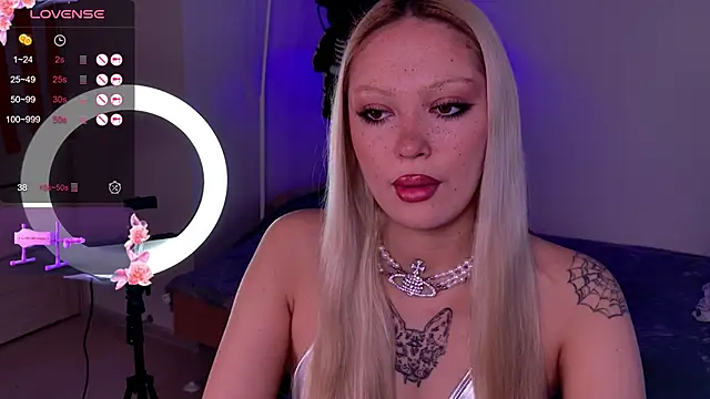 Snapshot of LeksaCandy chatting on November 16, 3:12 am LeksaCandy online show from November 16, 3:12 am