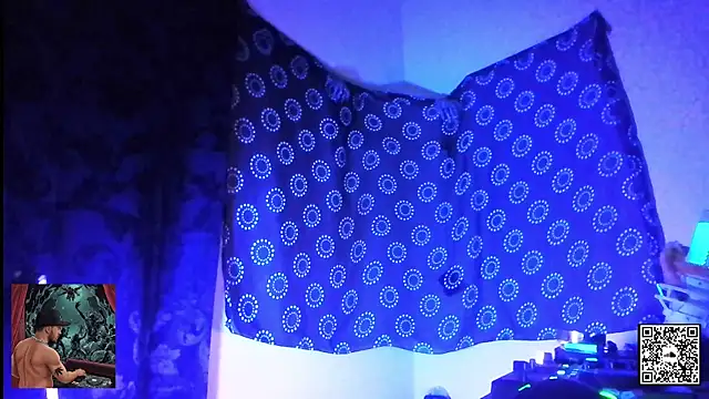 Snapshot of DjDiCKmannOnE chatting on October 8, 11:13 pm DjDiCKmannOnE online show from October 8, 11:13 pm