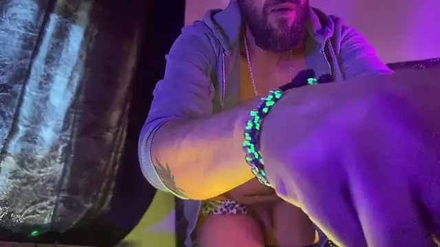 DjDiCKmannOnE online show from April 22, 8:28 am