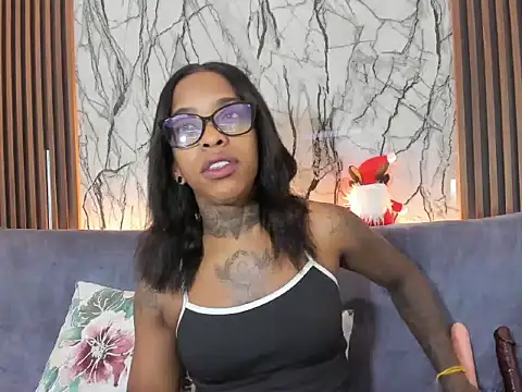 Pauline Fox online show from December 4, 1:04 am