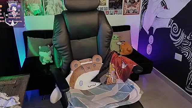 Yuhwan  online show from November 24, 9:58 pm