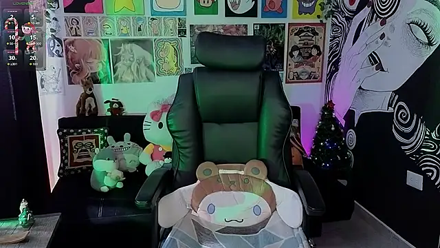 Yuhwan  online show from December 14, 6:23 pm