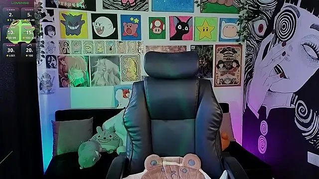 Yuhwan  online show from March 18, 8:12 pm