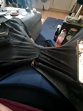Snapshot of high_geil chatting on May 7, 8:31 am high geil online show from May 7, 8:31 am