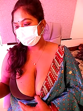 Snapshot of Cutee_Amrita chatting on June 13, 11:02 pm Cutee Amrita online show from June 13, 11:02 pm