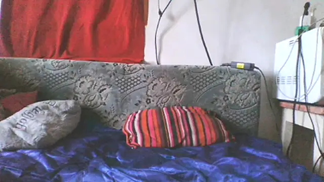 Themaskedgirl21 online show from July 19, 1:37 pm