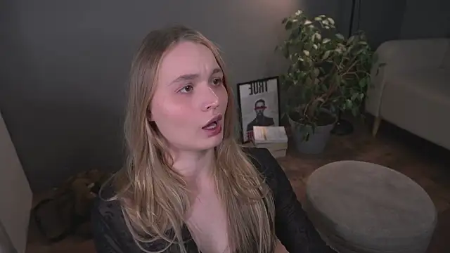 lisa schiele online show from January 8, 8:22 pm