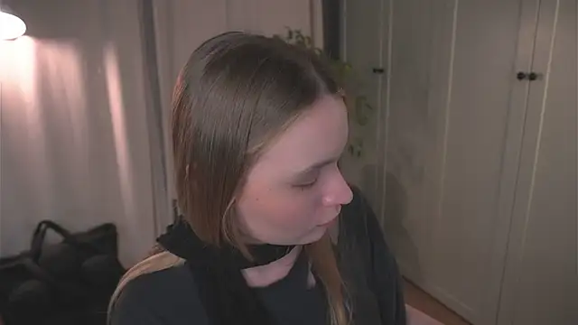 lisa schiele online show from February 7, 8:45 pm