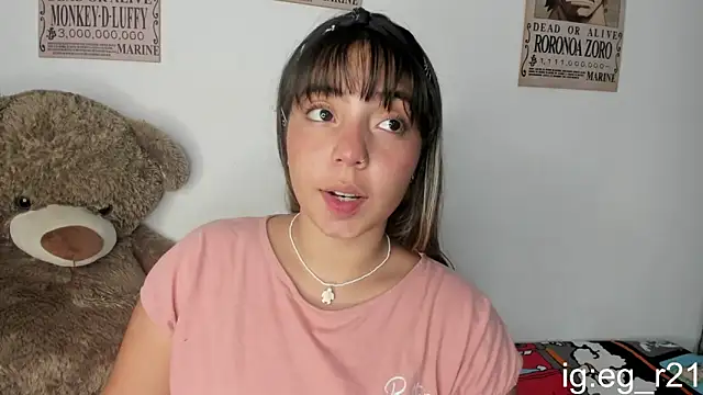 Snapshot of emma_grays2 chatting on May 4, 9:16 am emma grays2 online show from May 4, 9:16 am