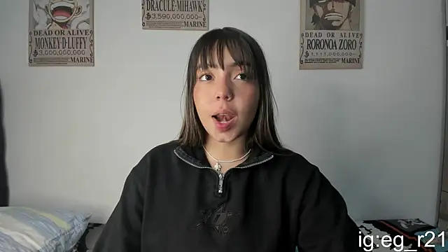Snapshot of emma_grays2 chatting on May 30, 10:23 am emma grays2 online show from May 30, 10:23 am