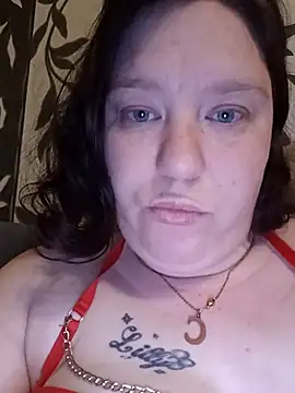 Feuchtekitty92xh online show from December 4, 7:33 pm