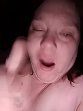 Feuchtekitty92xh online show from March 5, 10:06 pm