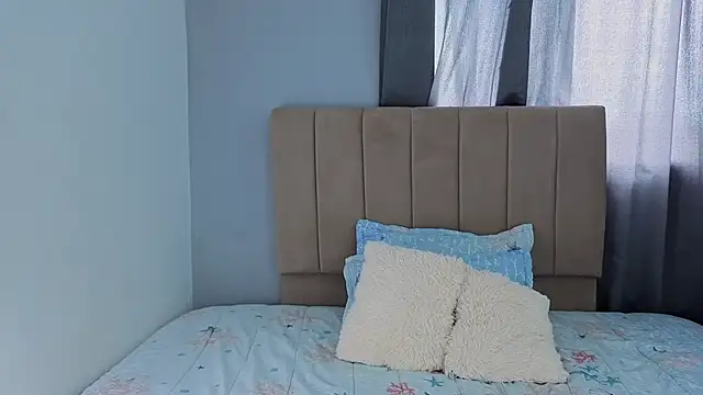 Penelophe01 online show from April 1, 6:49 pm