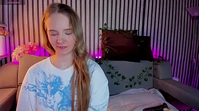 Casey Sweeet online show from March 30, 9:21 am