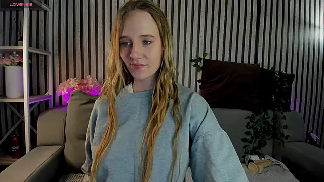 Casey Sweeet online show from April 24, 2:08 pm