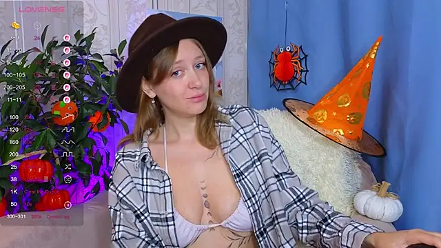 Snapshot of evashiny_ chatting on October 29, 4:04 am evashiny online show from October 29, 4:04 am