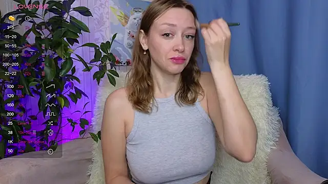 Snapshot of evashiny_ chatting on November 11, 2:22 am evashiny online show from November 11, 2:22 am